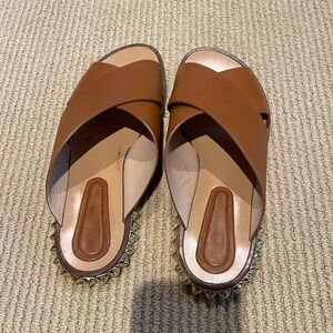 Stuart Weitzman Rockrose slide caramel leather sandals with gold studs size 10